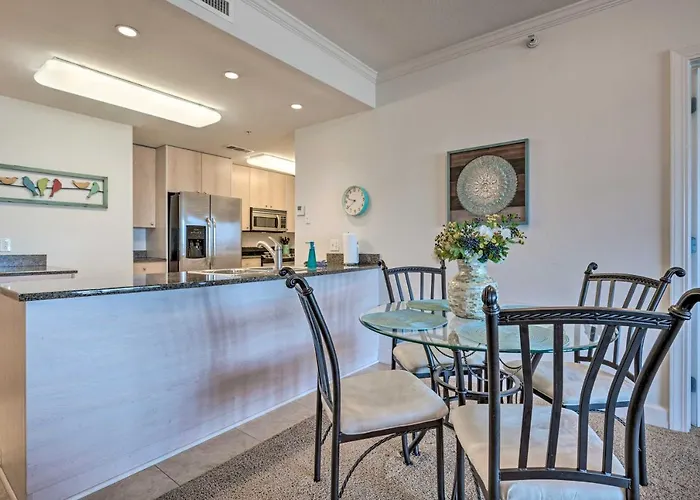 Sunny Beachfront Biloxi Condo W/ Resort Amenities!